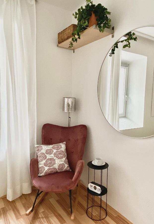 Stay In Aux: Central 2-Room Apartment with 24/7 Check-In Augsburg Exterior photo
